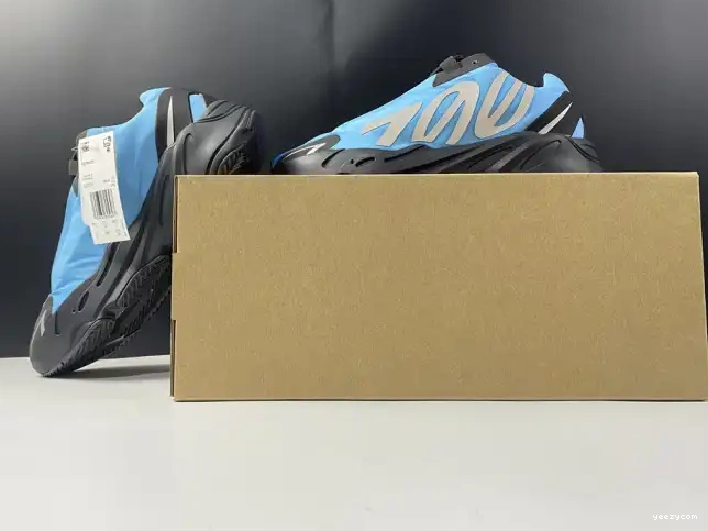 'Bright GZ3079 MNVN Cyan' Boost Yeezy 700 ADIDAS 0606